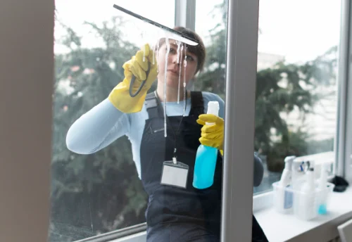 Nettoyage de vitres intérieures et extérieures à Hanvec